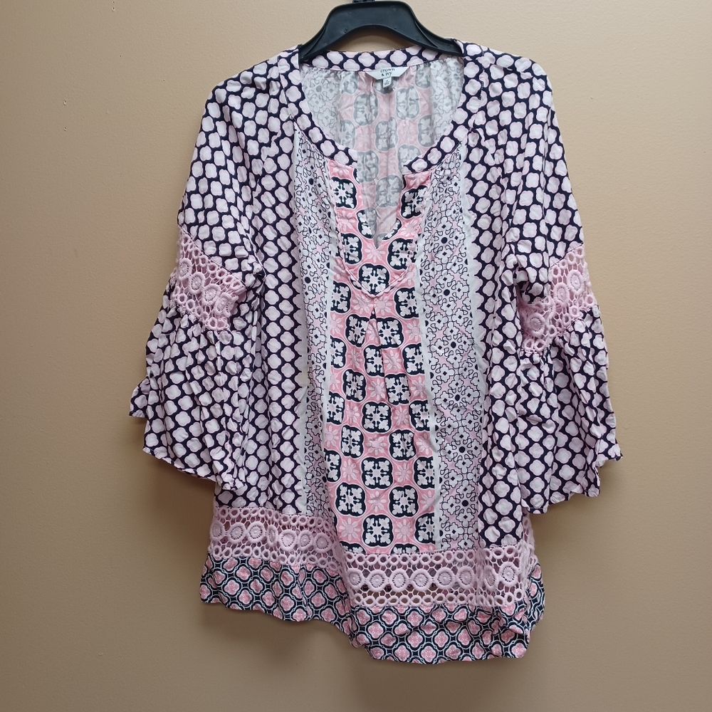 Crown & Ivy pink lacey sleeve top - M - Picture 9 of 9